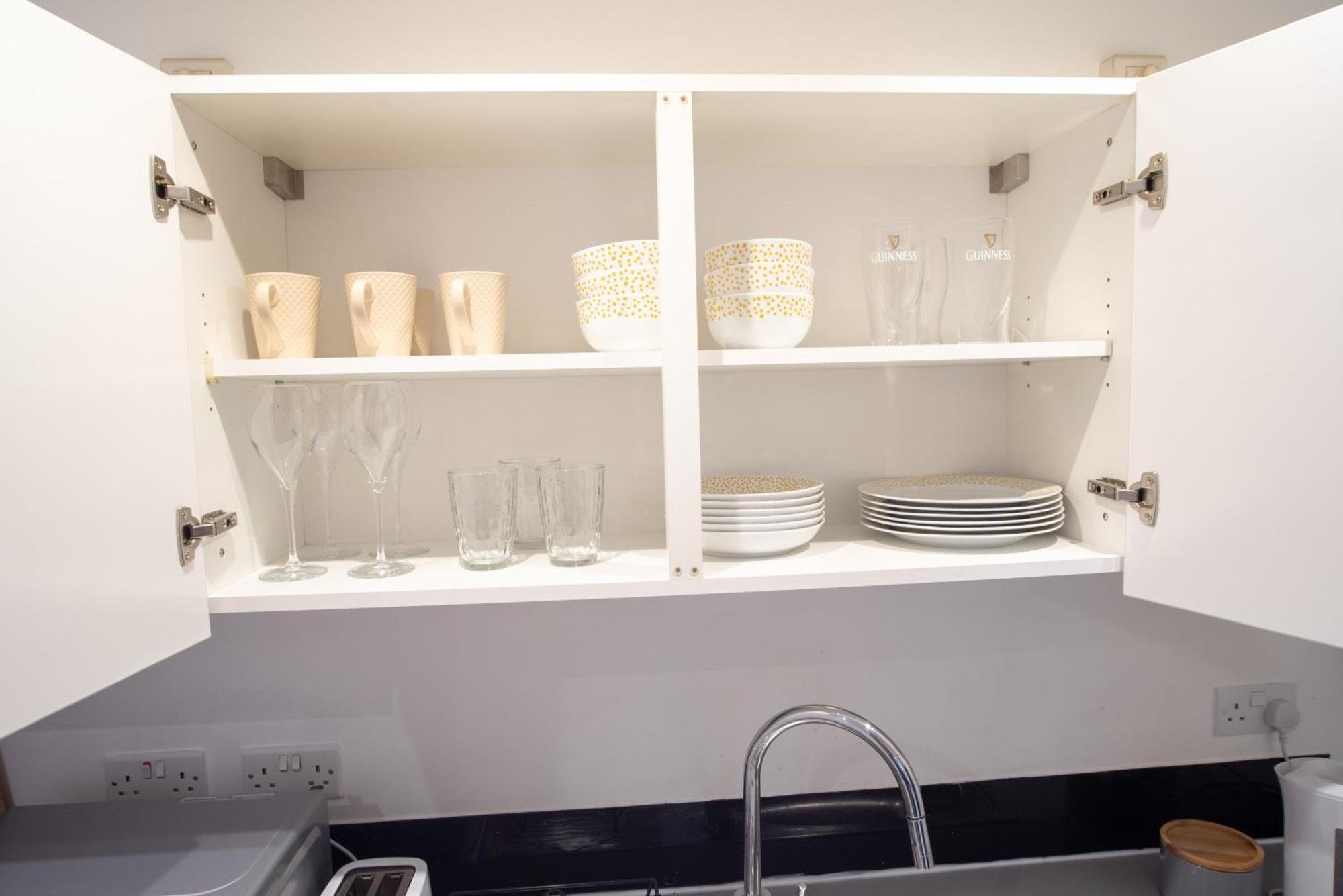 Two-Bedroom Luxury Apartment With Workspace, Free Secure Parking & Coffee เบอร์มิงแฮม ภายนอก รูปภาพ