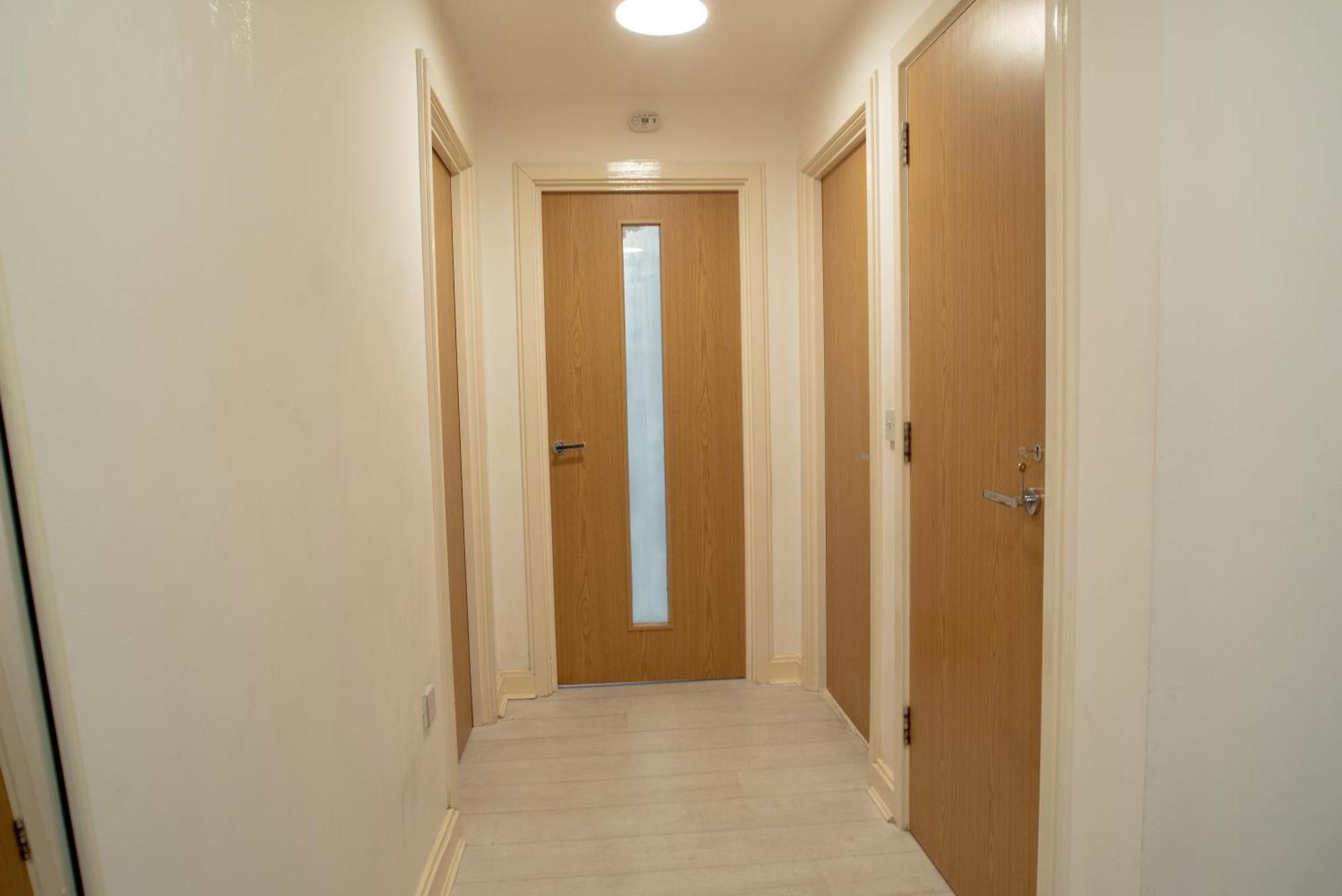 Two-Bedroom Luxury Apartment With Workspace, Free Secure Parking & Coffee เบอร์มิงแฮม ภายนอก รูปภาพ
